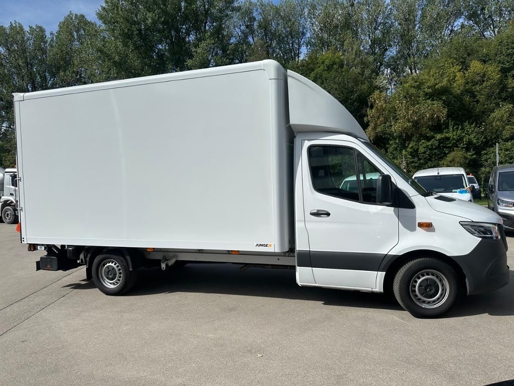 Mercedes-Benz SPRINTER 2025 г. Белый, пробег 32490 км