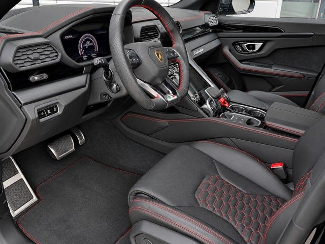 Lamborghini Urus 2021 г. Чёрный, пробег 38745 км