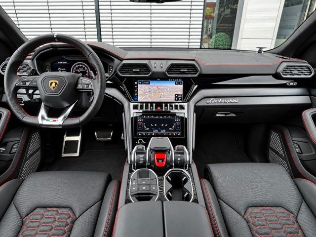 Lamborghini Urus 2021 г. Чёрный, пробег 38745 км