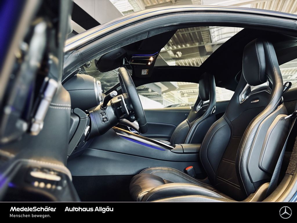 Mercedes-Benz AMG GT 2024 г. Синий, пробег 15100 км