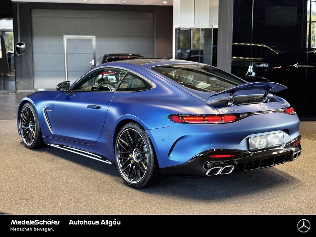 Mercedes-Benz AMG GT 2024 г. Синий, пробег 15100 км