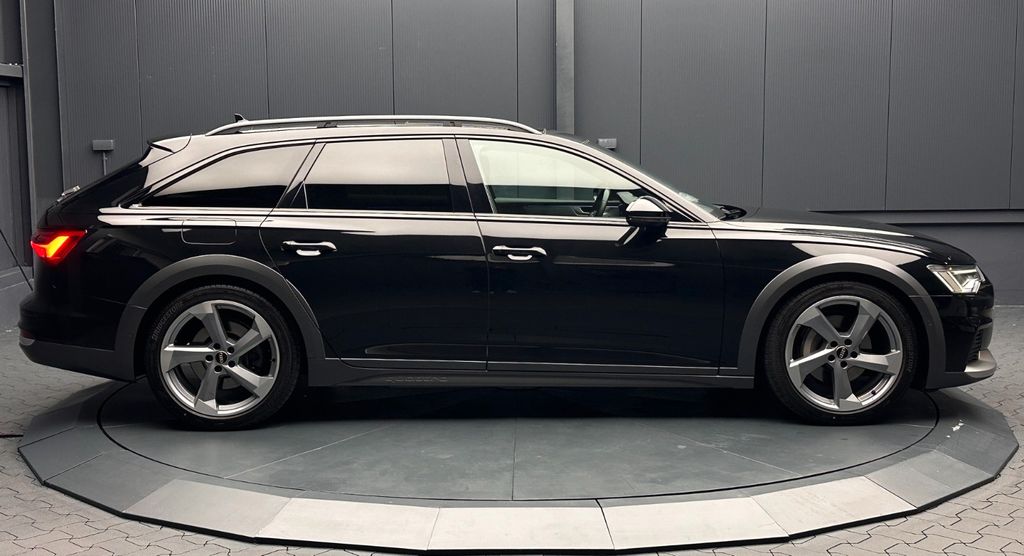 Audi A6 allroad 2023 г. Чёрный, пробег 55000 км