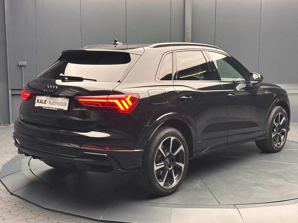 Audi Q3 2022 г. Чёрный, пробег 59000 км