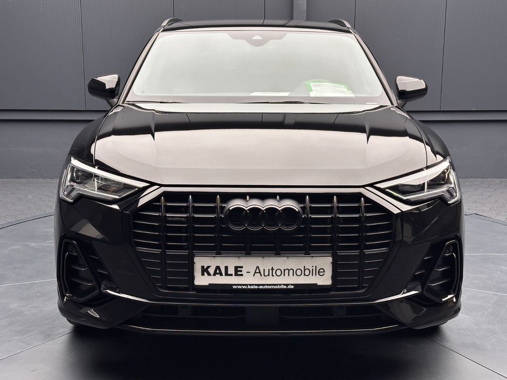 Audi Q3 2022 г. Чёрный, пробег 59000 км