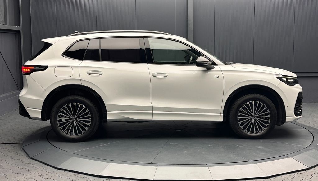 Volkswagen Tiguan 2025 г. Белый, пробег 29000 км