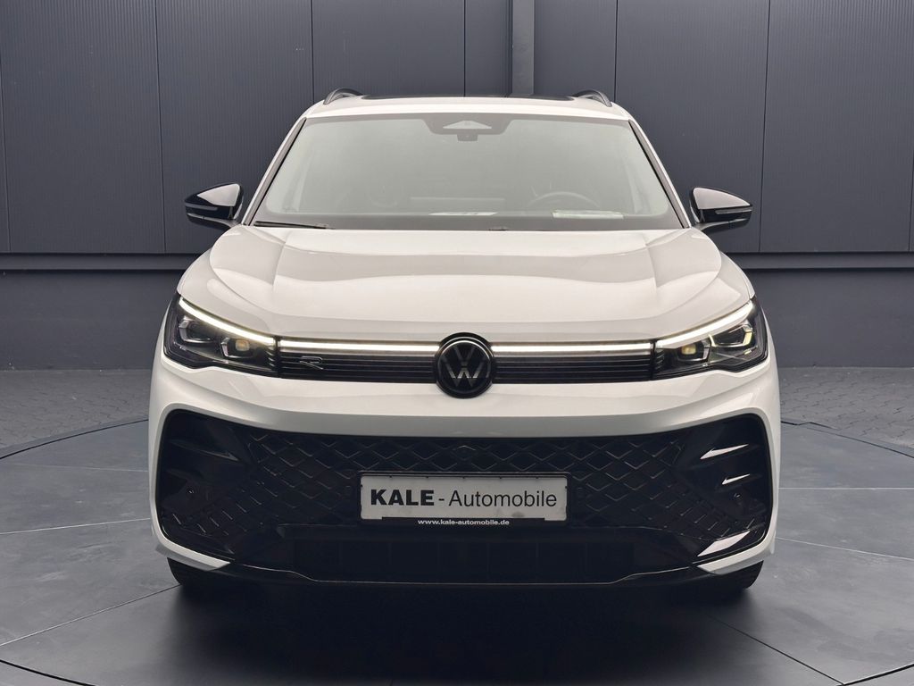 Volkswagen Tiguan 2025 г. Белый, пробег 29000 км