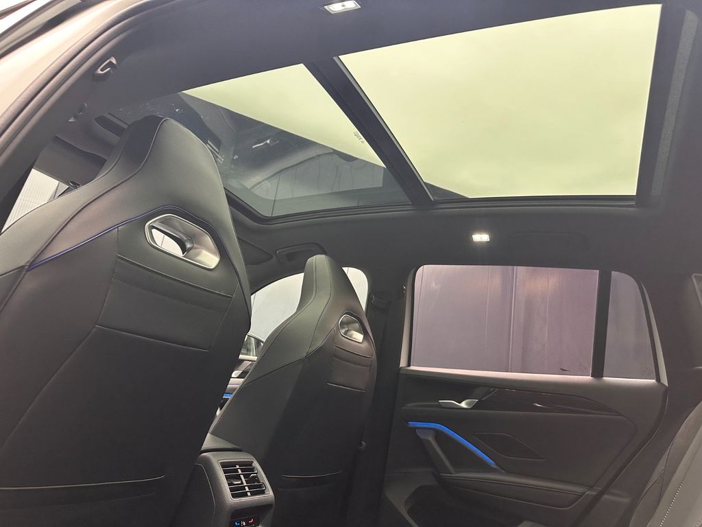 Volkswagen Tiguan 2025 г. Белый, пробег 29000 км
