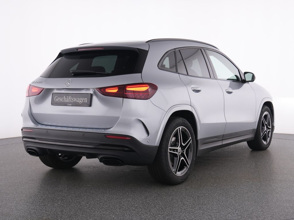 Mercedes-Benz GLA 200 2026 г. Серебристый, пробег 9653 км