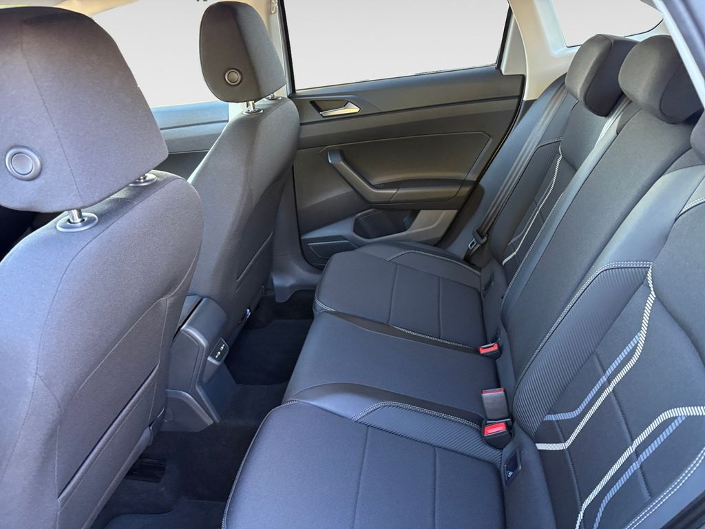 Volkswagen Taigo 2022 г. Серебристый, пробег 40100 км