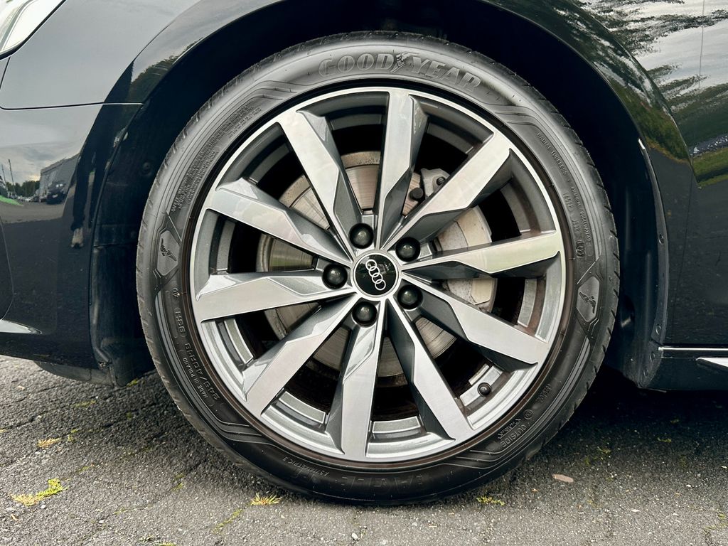 Audi A4 2023 г. Чёрный, пробег 32980 км