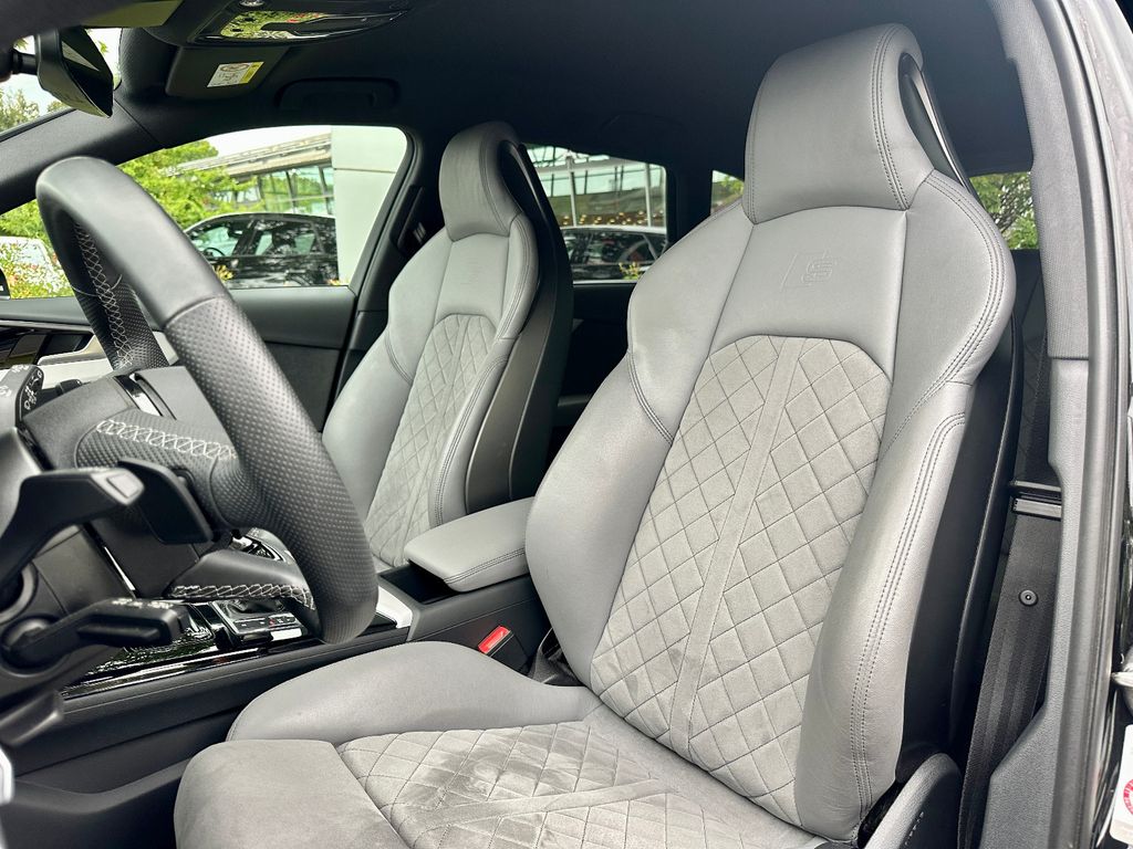Audi A4 2023 г. Чёрный, пробег 32980 км