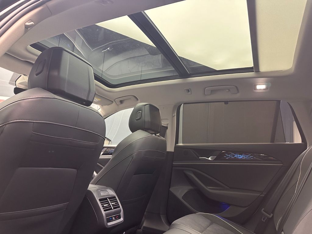 Volkswagen PASSAT VARIANT 2024 г. Чёрный, пробег 24750 км