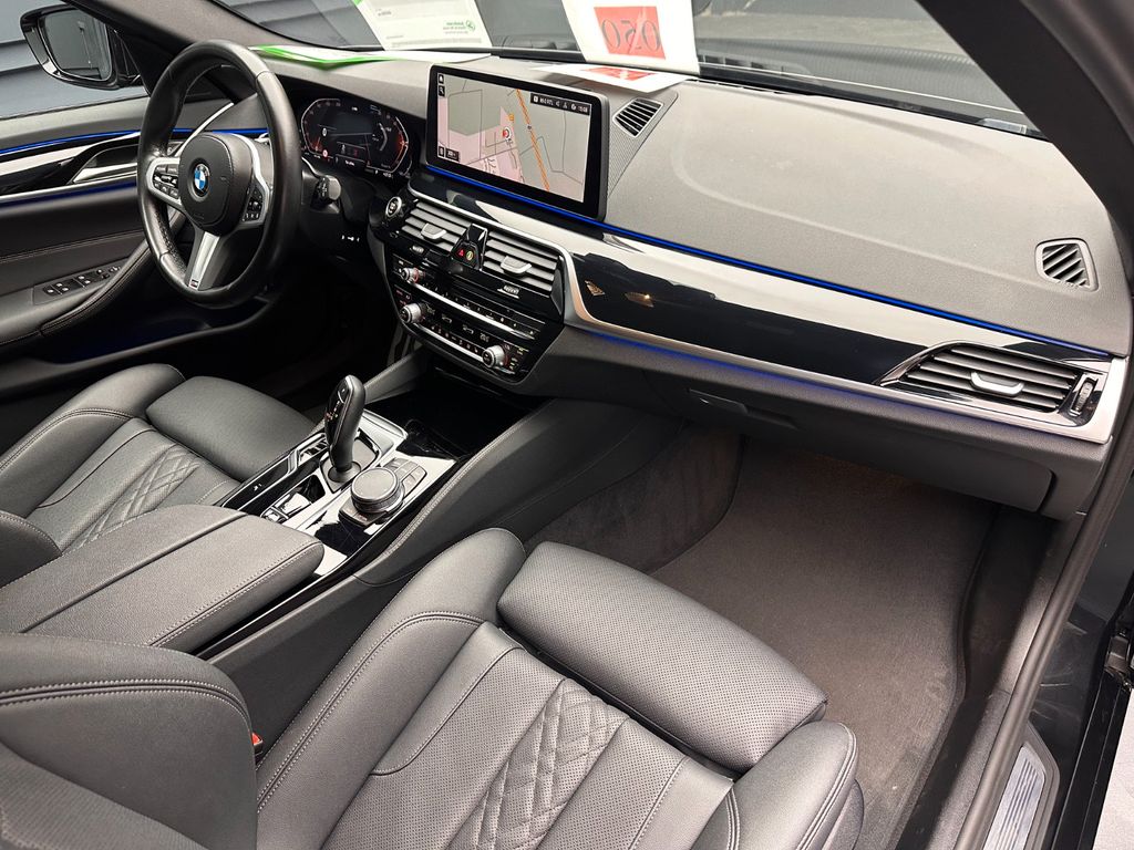 BMW 520 2023 г. Чёрный, пробег 51000 км