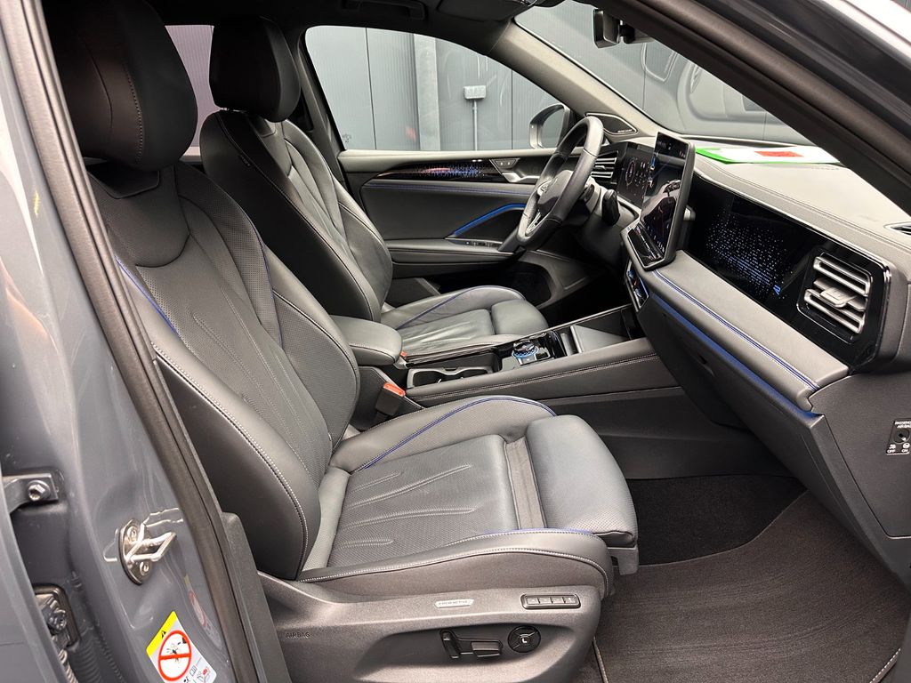 Volkswagen Tiguan 2024 г. Серый, пробег 26000 км