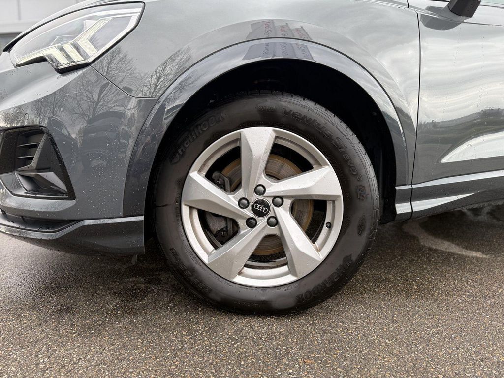 Audi Q3 2023 г. Серый, пробег 59937 км