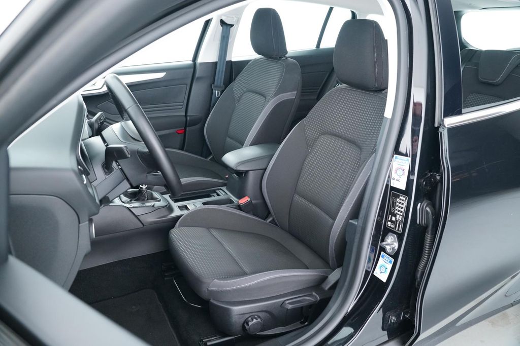 Ford Focus 2021 г. Чёрный, пробег 39999 км