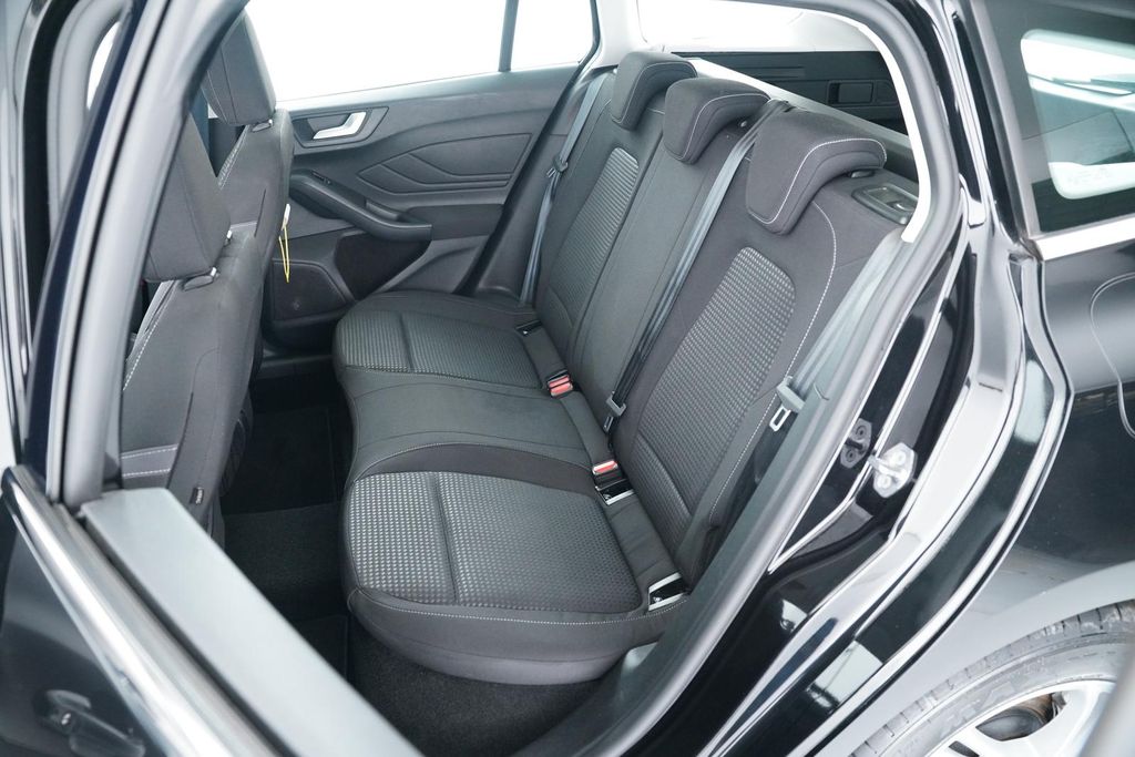 Ford Focus 2021 г. Чёрный, пробег 39999 км
