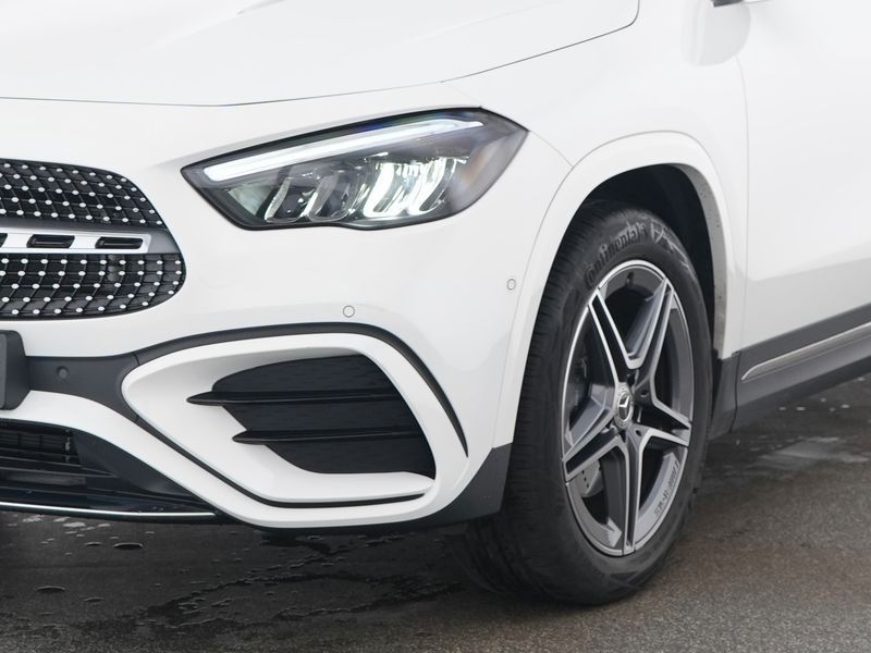 Mercedes-Benz GLA 200 2025 г. Белый, пробег 3288 км