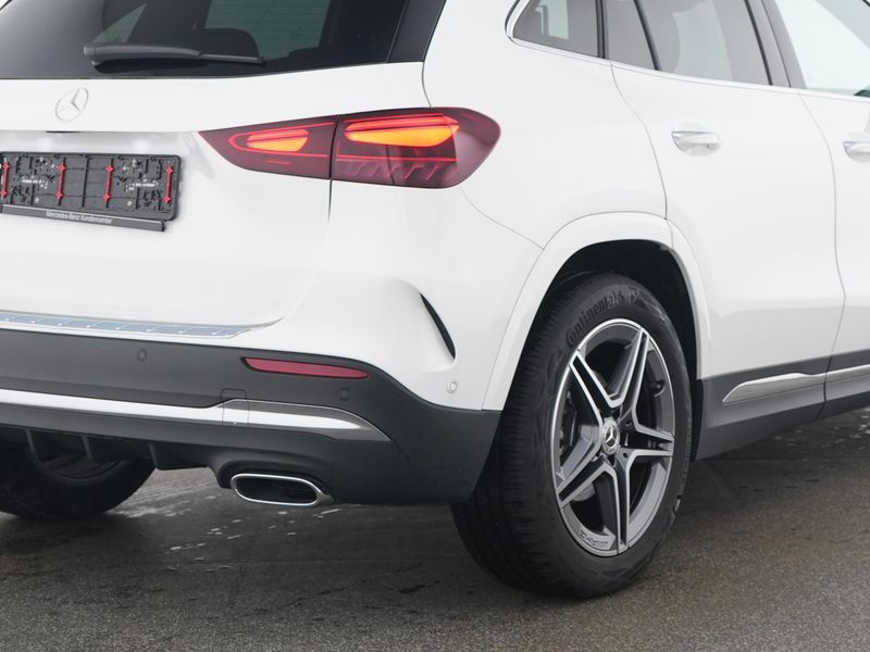 Mercedes-Benz GLA 200 2025 г. Белый, пробег 3288 км