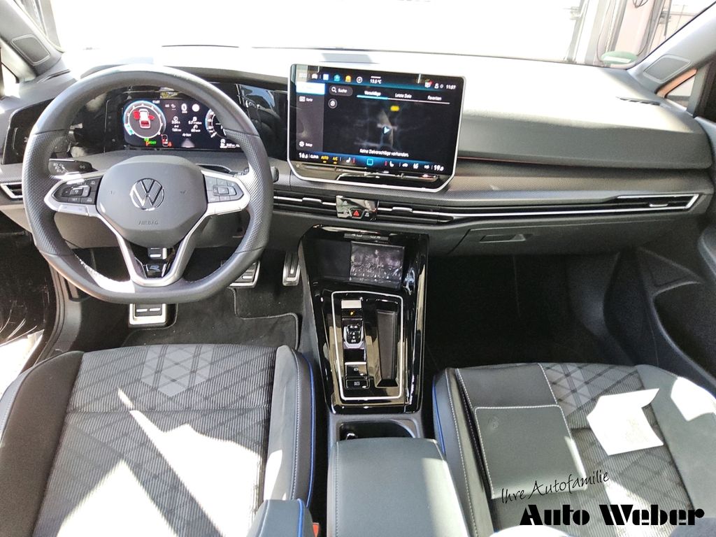 Volkswagen Golf 2025 г. Чёрный, пробег 11140 км