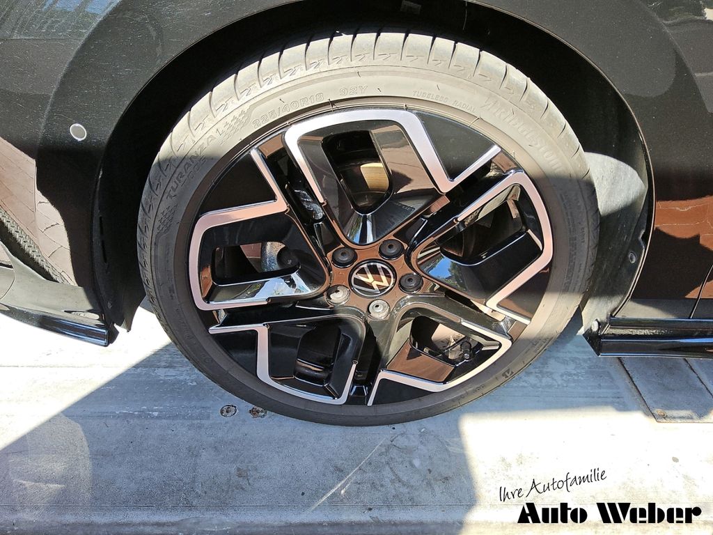 Volkswagen Golf 2025 г. Чёрный, пробег 11140 км