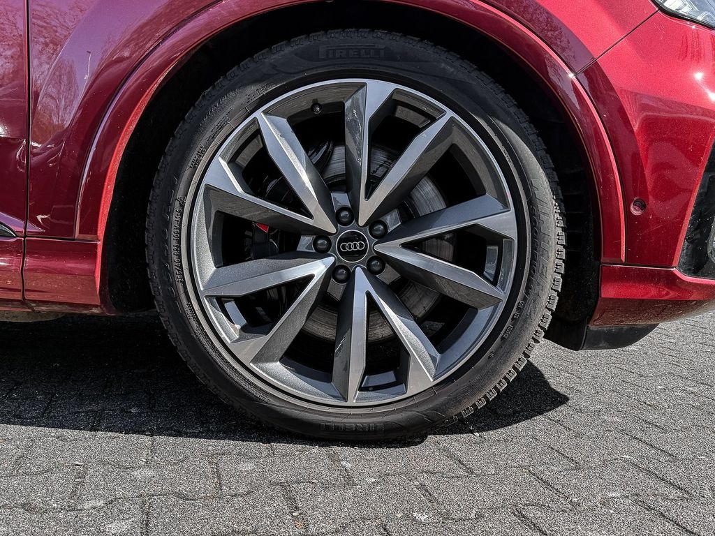 Audi SQ7 2023 г. Красный, пробег 56832 км