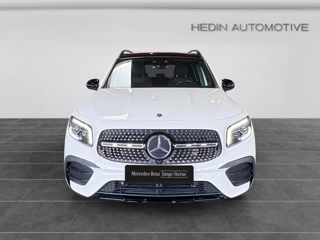 Mercedes-Benz GLB 200 2023 г. Белый, пробег 37700 км