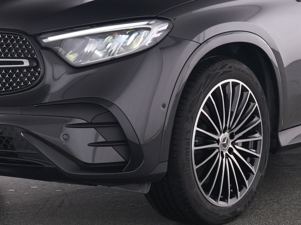 Mercedes-Benz GLC 200 2026 г. Серый, пробег 9300 км