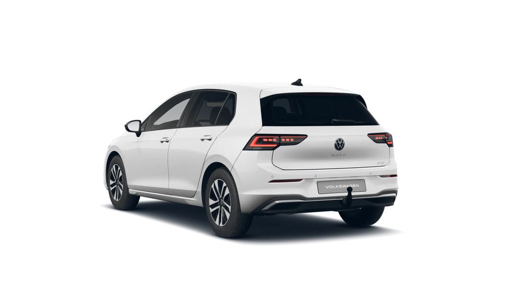 Volkswagen Golf 2026 г. Белый, пробег 26700 км