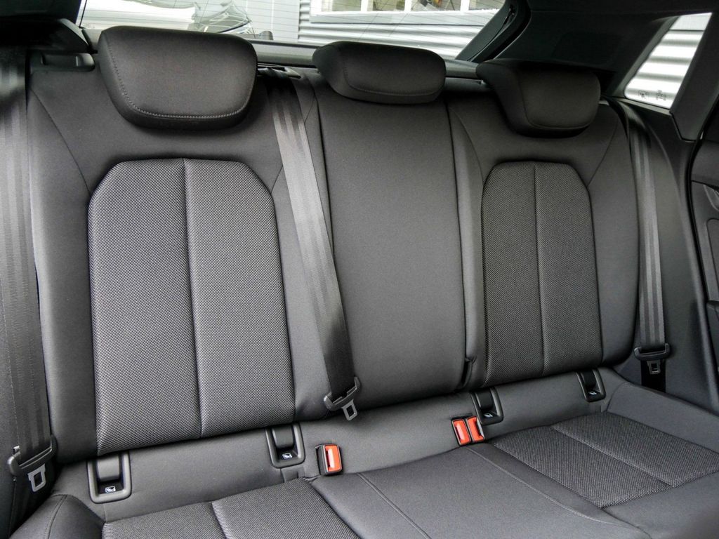 Audi A3 2023 г. Белый, пробег 45700 км