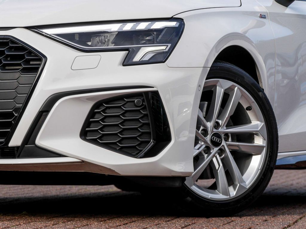 Audi A3 2023 г. Белый, пробег 45700 км