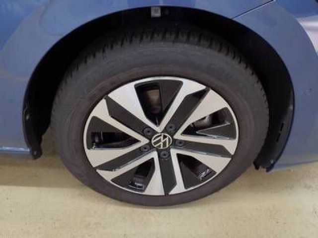 Volkswagen Golf 2026 г. Синий, пробег 21800 км