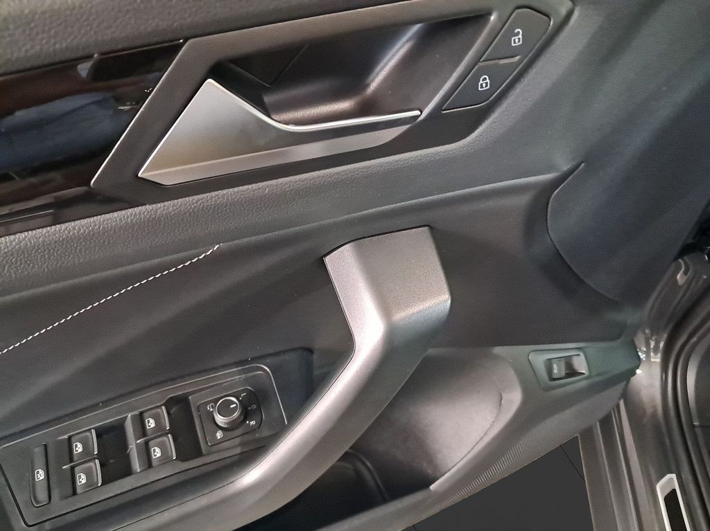 Volkswagen T-Roc 2026 г. Серый, пробег 6000 км