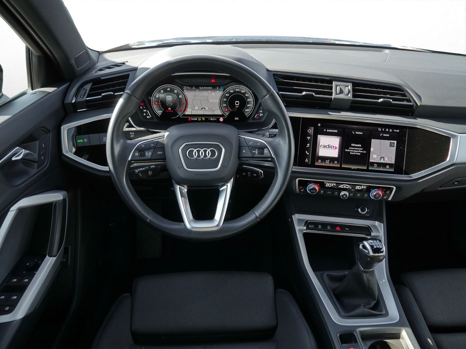 Audi Q3 2022 г. Чёрный, пробег 54964 км