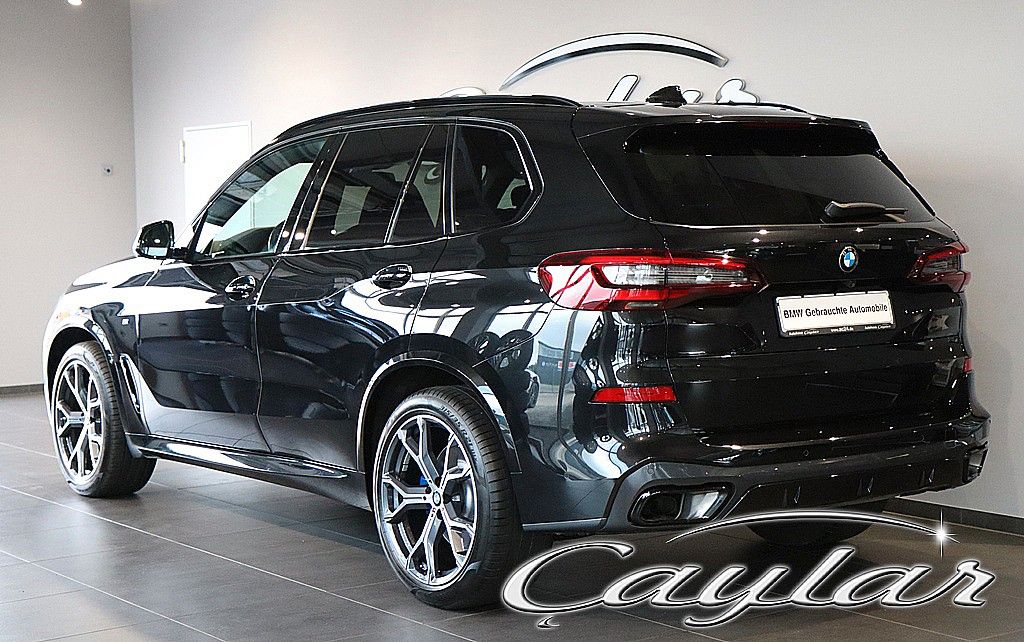 BMW X5 2023 г. Чёрный, пробег 52153 км