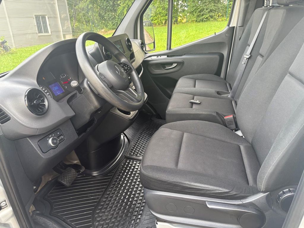 Mercedes-Benz SPRINTER 2022 г. Серебристый, пробег 54700 км