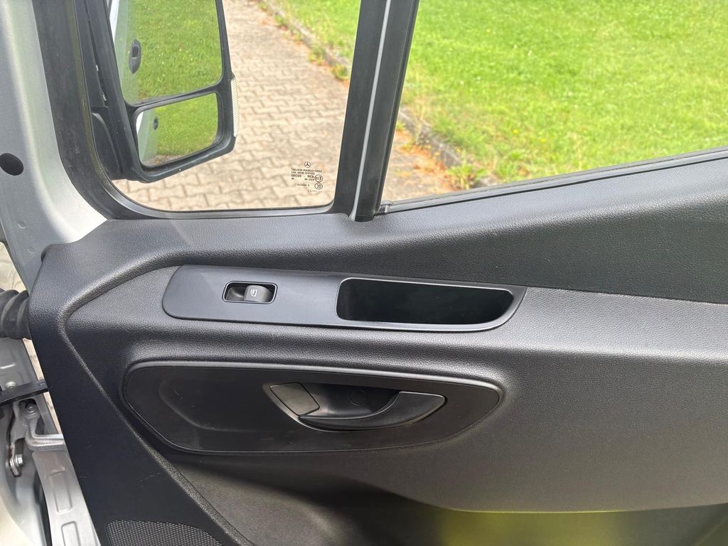 Mercedes-Benz SPRINTER 2022 г. Серебристый, пробег 54700 км