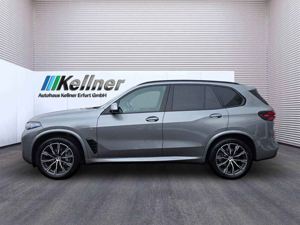 BMW X5 2025 г. Серый, пробег 28842 км