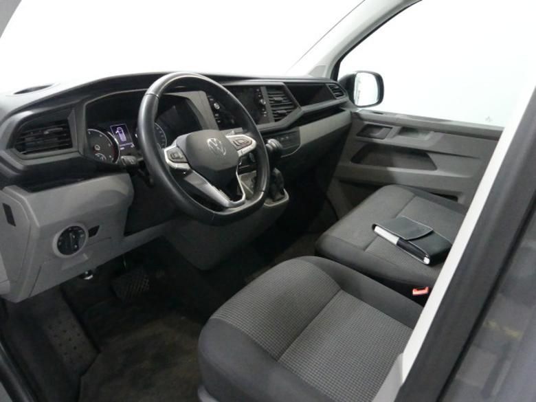 Volkswagen T6 KOMBI 2022 г. Серый, пробег 46684 км