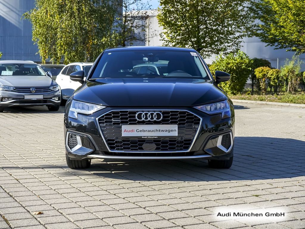 Audi A3 2023 г. Чёрный, пробег 33181 км