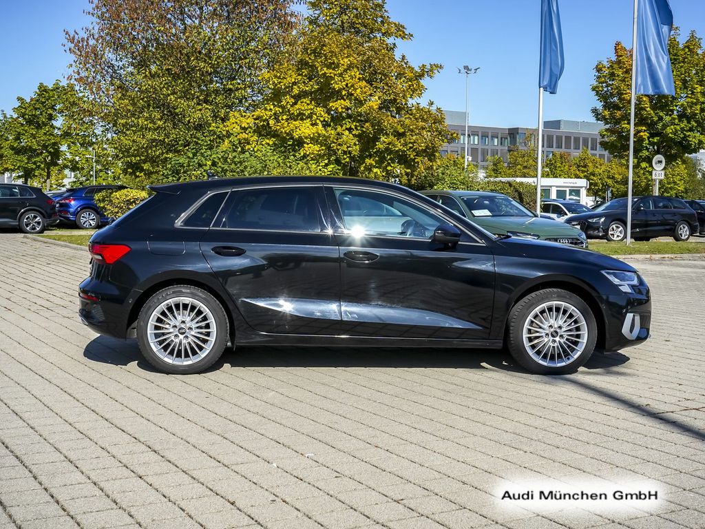 Audi A3 2023 г. Чёрный, пробег 33181 км