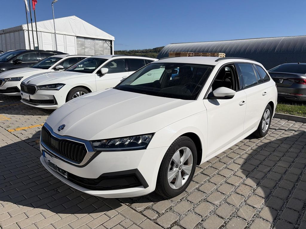 Skoda Octavia 2021 г. Белый, пробег 49700 км
