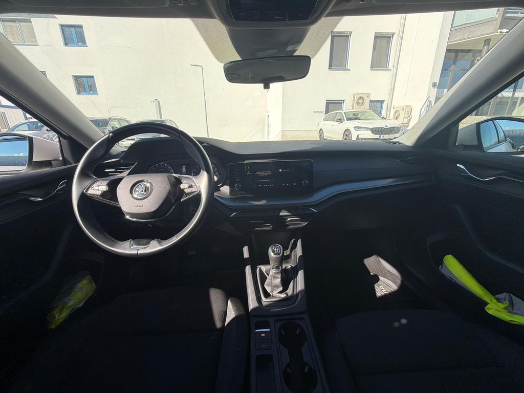 Skoda Octavia 2021 г. Белый, пробег 49700 км