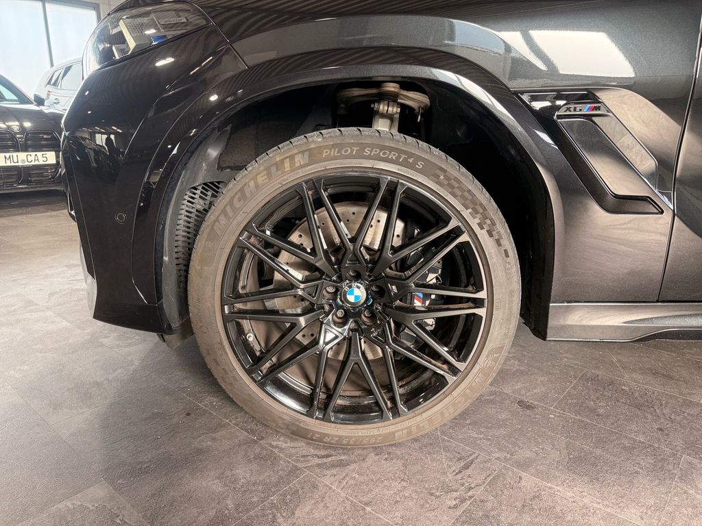 BMW X6 M 2024 г. Чёрный, пробег 31200 км