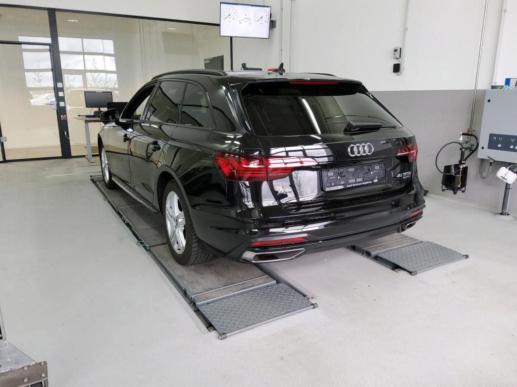 Audi A4 2022 г. Чёрный, пробег 47492 км