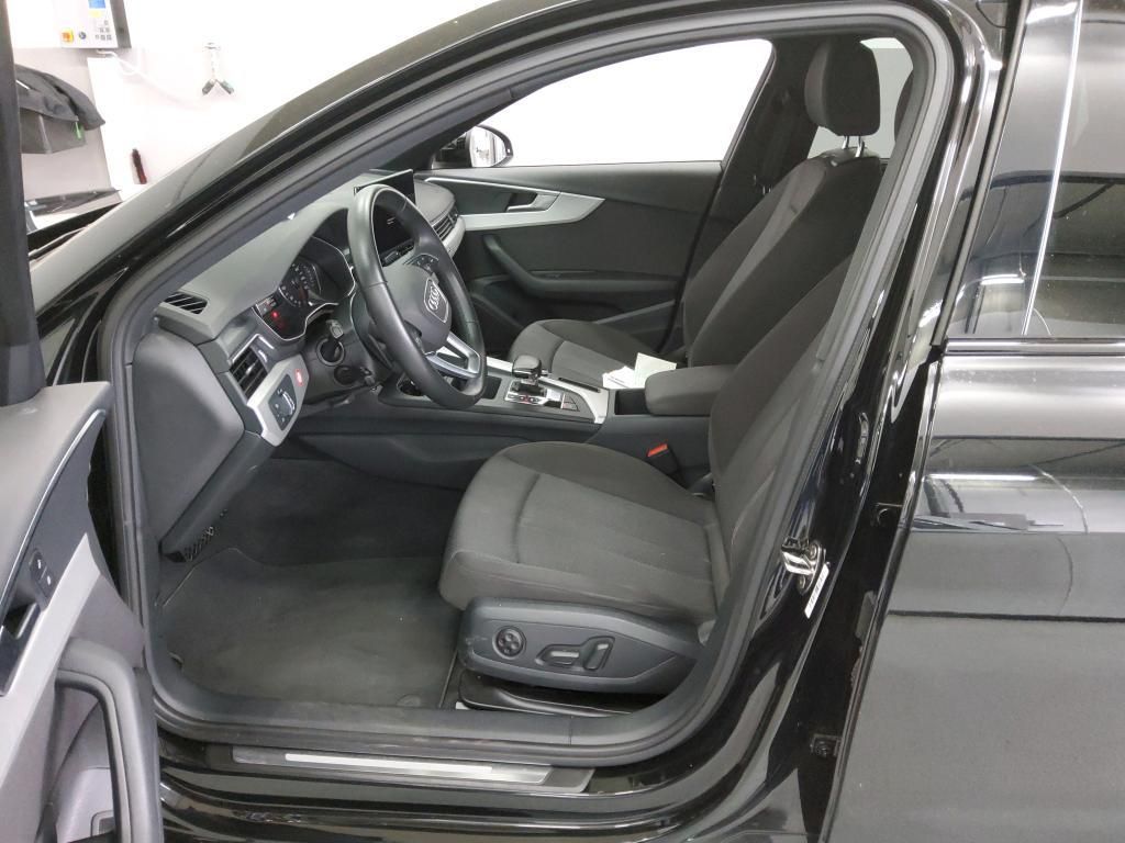 Audi A4 2022 г. Чёрный, пробег 47492 км