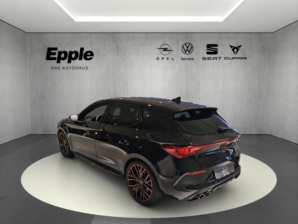 Cupra Leon 2022 г. Чёрный, пробег 42225 км