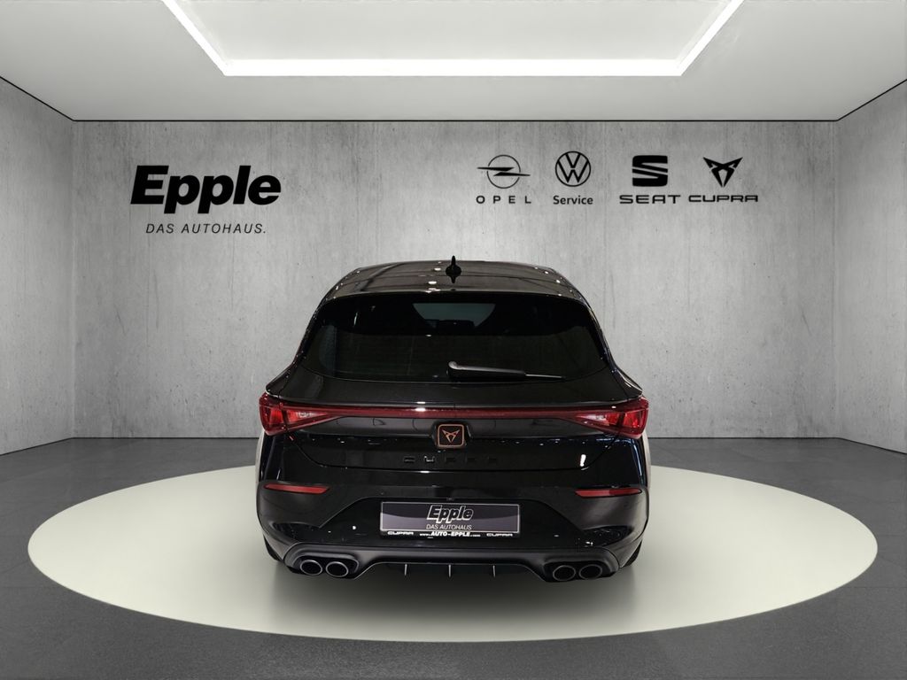 Cupra Leon 2022 г. Чёрный, пробег 42225 км