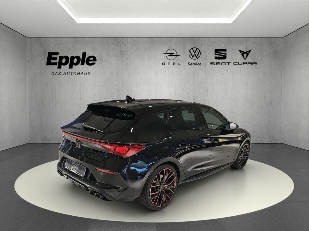 Cupra Leon 2022 г. Чёрный, пробег 42225 км