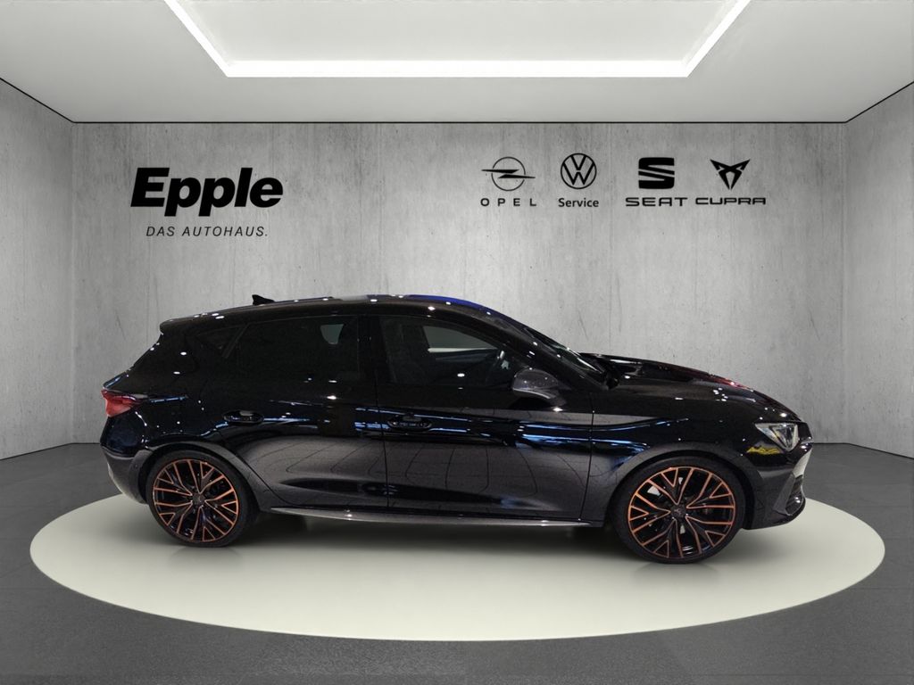 Cupra Leon 2022 г. Чёрный, пробег 42225 км